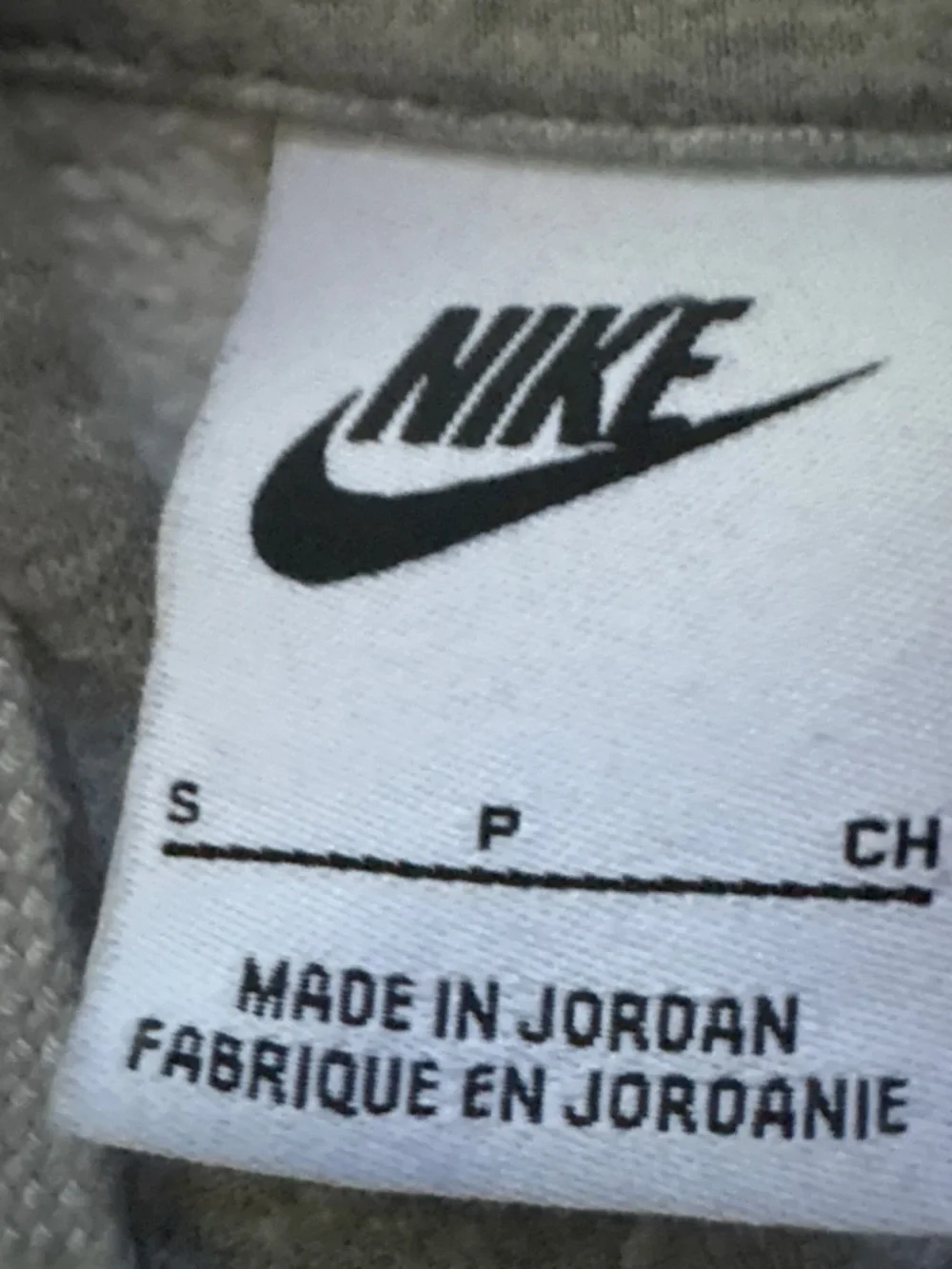 Nike Men's Gray Pullover Hoodie